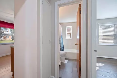 Entry Way - 1851 Centerridge Ave, Cincinnati, OH 45231 photo 1 of 3