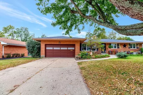 1111 Briarwood Dr, Hamilton, OH 45013