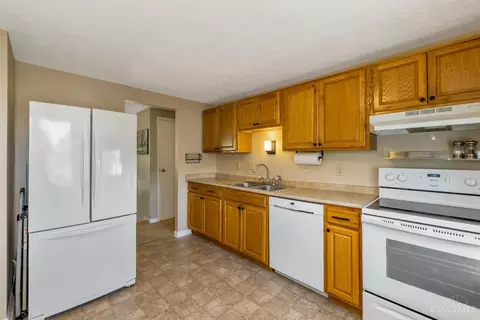 12050 Hazelhurst Ln, Cincinnati, OH 45240 photo 8