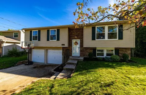 12050 Hazelhurst Ln, Cincinnati, OH 45240