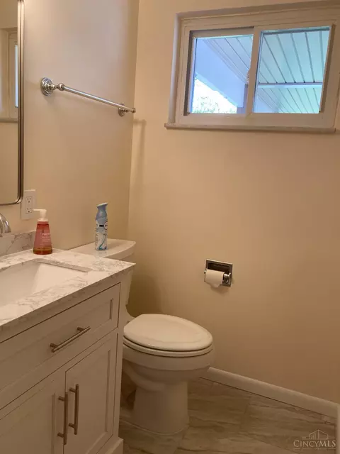264 Deephaven Dr, Cincinnati, OH 45238 photo 9