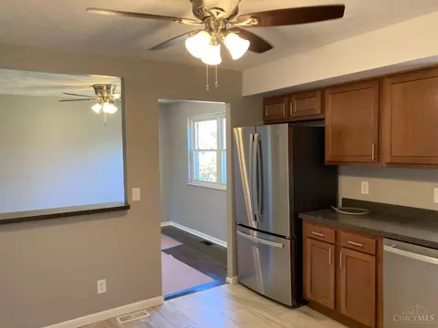 264 Deephaven Dr, Cincinnati, OH 45238 photo 3
