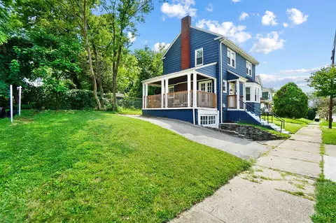 Exterior - 1551 Jonathan Ave, Cincinnati, OH 45207 photo 4 of 11