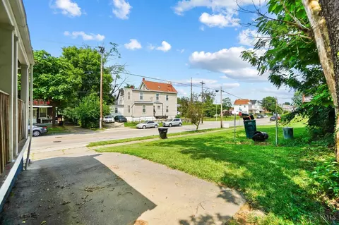Exterior - 1551 Jonathan Ave, Cincinnati, OH 45207 photo 6 of 11