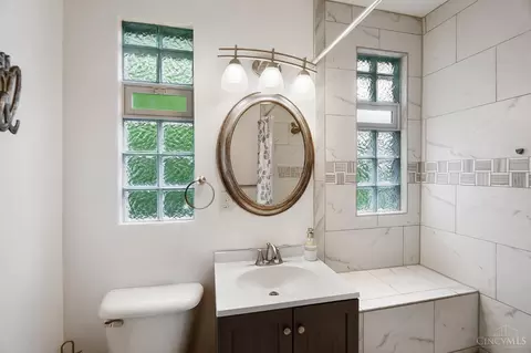 Bath - 1551 Jonathan Ave, Cincinnati, OH 45207 photo 3 of 4