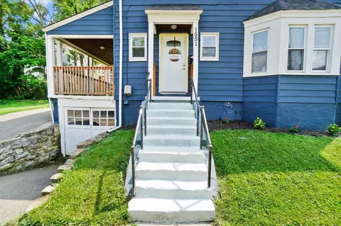 Exterior - 1551 Jonathan Ave, Cincinnati, OH 45207 photo 2 of 11