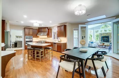 Kitchen - 7630 Keller Rd, Cincinnati, OH 45243 photo 1 of 7