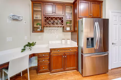 Kitchen - 7630 Keller Rd, Cincinnati, OH 45243 photo 5 of 7