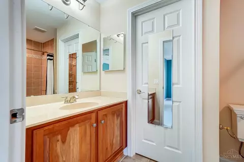 Bath - 7630 Keller Rd, Cincinnati, OH 45243 photo 5 of 8