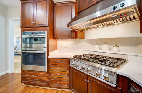 Kitchen - 7630 Keller Rd, Cincinnati, OH 45243 photo 4 of 7