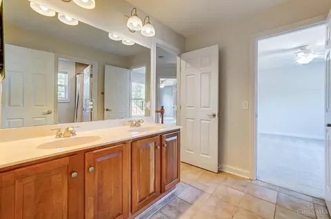 Bath - 7630 Keller Rd, Cincinnati, OH 45243 photo 7 of 8