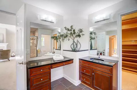 Bath - 7630 Keller Rd, Cincinnati, OH 45243 photo 3 of 8
