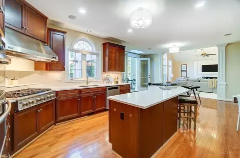 Kitchen - 7630 Keller Rd, Cincinnati, OH 45243 photo 6 of 7
