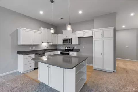 Kitchen - 685 Tradition Rdg, Cincinnati, OH 45245 photo 2 of 5