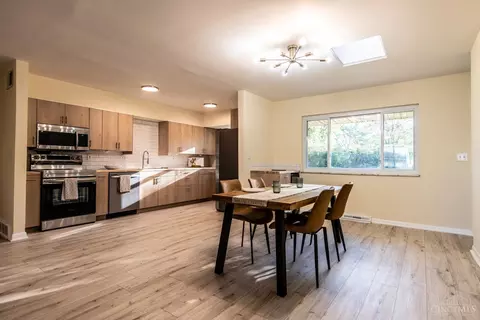 8442 Gamma Ct, Cincinnati, OH 45231 photo 2