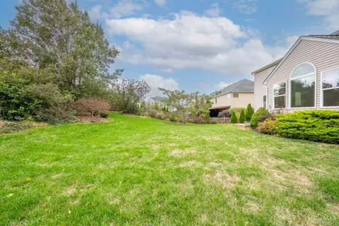 Exterior - 967 Oak Forest Dr, Morrow, OH 45152 photo 7 of 10