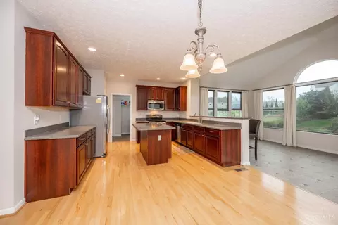 Kitchen - 967 Oak Forest Dr, Morrow, OH 45152 photo 1 of 4