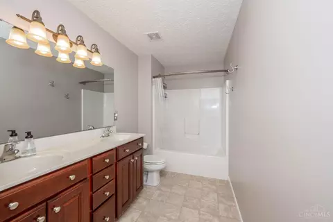 Bath - 967 Oak Forest Dr, Morrow, OH 45152 photo 2 of 6