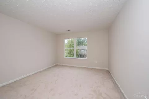 Bedroom - 967 Oak Forest Dr, Morrow, OH 45152 photo 6 of 7