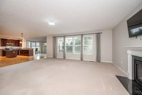 Living - 967 Oak Forest Dr, Morrow, OH 45152 photo 7 of 8