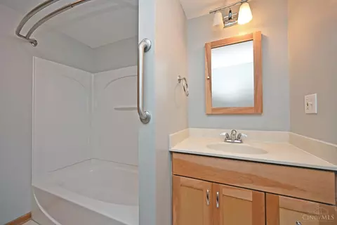 Bath - 1702 Tiffany Ln, Cincinnati, OH 45230 photo 1 of 6