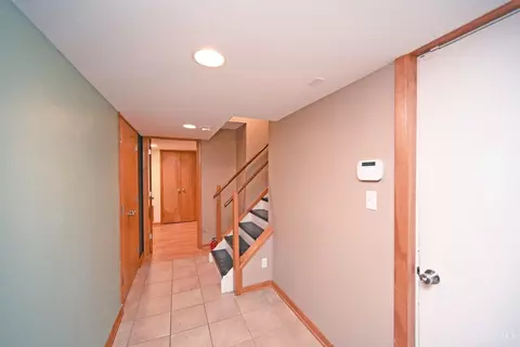 Entry Way - 1702 Tiffany Ln, Cincinnati, OH 45230 photo 3 of 5