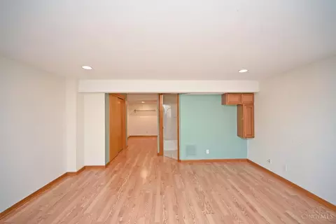 Living - 1702 Tiffany Ln, Cincinnati, OH 45230 photo 4 of 9
