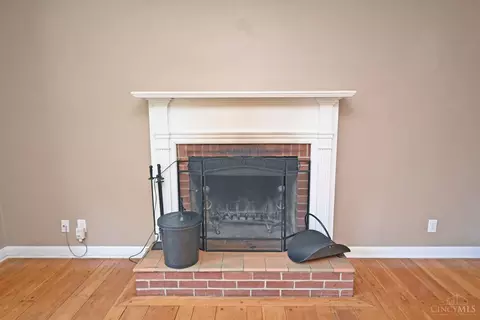Living - 1702 Tiffany Ln, Cincinnati, OH 45230 photo 6 of 9