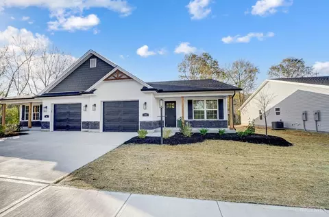 10 Timber Creek Ct, Carlisle, OH 45005