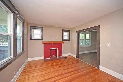 Living - 4509 Clearview Ave, Cincinnati, OH 45205 photo 1 of 3