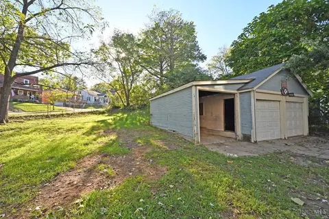 Exterior - 4509 Clearview Ave, Cincinnati, OH 45205 photo 5 of 6