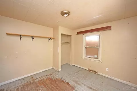 Bedroom - 114 Ridgeway Rd, Cincinnati, OH 45216 photo 4 of 7