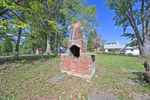 Exterior - 114 Ridgeway Rd, Cincinnati, OH 45216 photo 6 of 6