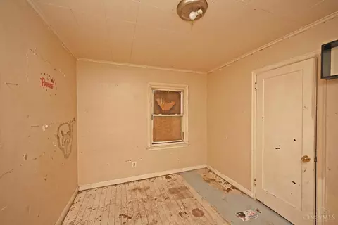 Bedroom - 114 Ridgeway Rd, Cincinnati, OH 45216 photo 2 of 7
