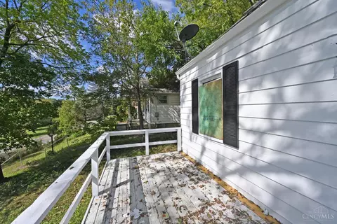 Exterior - 114 Ridgeway Rd, Cincinnati, OH 45216 photo 3 of 6
