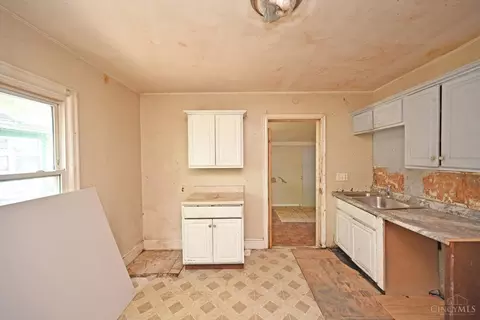 Kitchen - 114 Ridgeway Rd, Cincinnati, OH 45216 photo 1 of 2