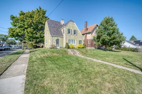 6925 Montgomery Rd, Silverton, OH 45236