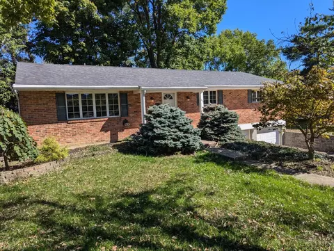 846 Ligorio Ave, Greenhills, OH 45218