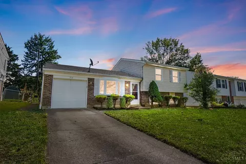 832 Suncreek Ct, Cincinnati, OH 45238