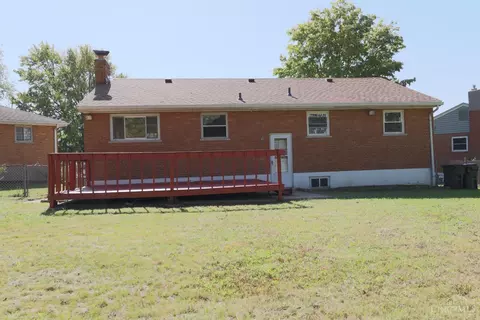 Exterior - 1008 Pelican Dr, Cincinnati, OH 45231 photo 4 of 5