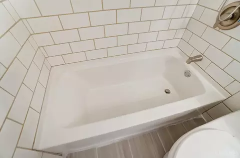 Bath - 1237 Oak Knoll Dr, Cincinnati, OH 45224 photo 6 of 8