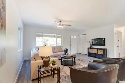 Living - 1237 Oak Knoll Dr, Cincinnati, OH 45224 photo 3 of 3