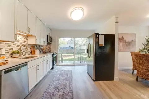 Kitchen - 1237 Oak Knoll Dr, Cincinnati, OH 45224 photo 1 of 7