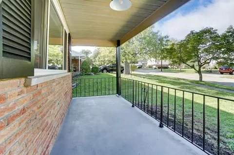 Exterior - 1237 Oak Knoll Dr, Cincinnati, OH 45224 photo 6 of 19