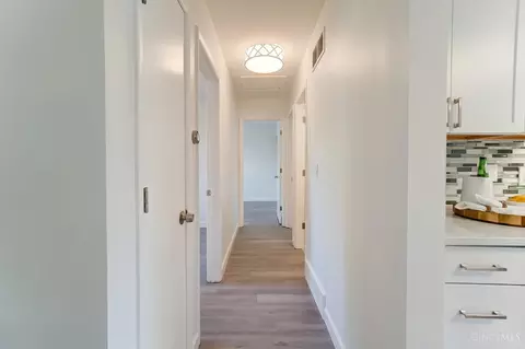 Entry Way - 1237 Oak Knoll Dr, Cincinnati, OH 45224 photo 1 of 2
