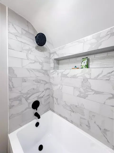 Bath - 3907 Watterson Rd, Fairfax, OH 45227 photo 10 of 12