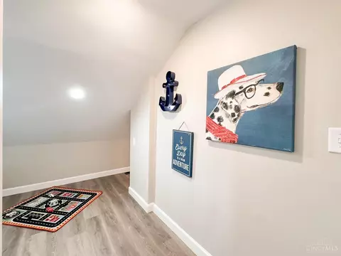 Entry Way - 3907 Watterson Rd, Fairfax, OH 45227 photo 5 of 8