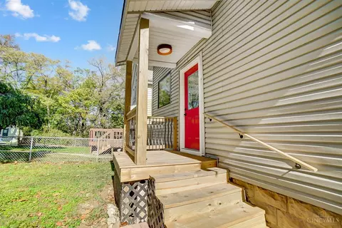 Exterior - 3907 Watterson Rd, Fairfax, OH 45227 photo 8 of 12