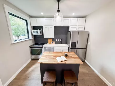 Kitchen - 3907 Watterson Rd, Fairfax, OH 45227 photo 3 of 3