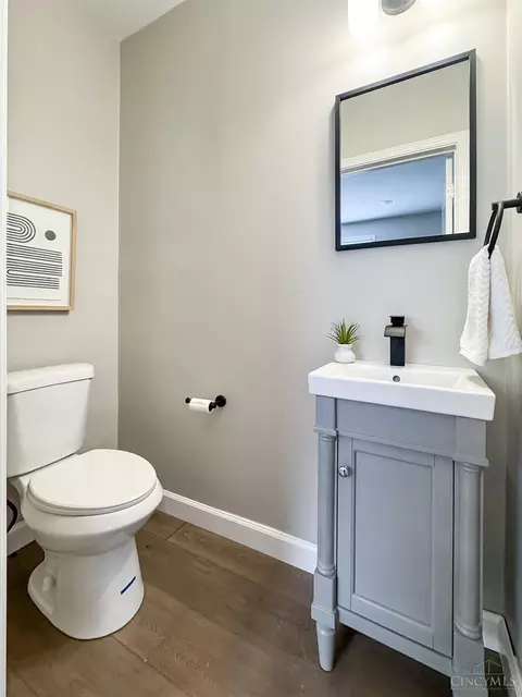 Bath - 3907 Watterson Rd, Fairfax, OH 45227 photo 1 of 12